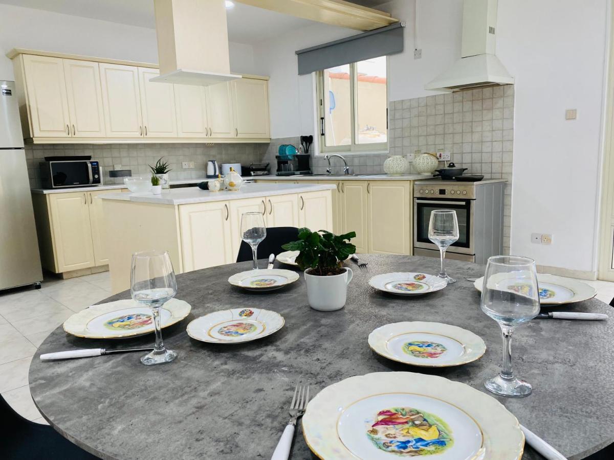 Gaia - 4 Bedroom House In Larnaca Exteriör bild